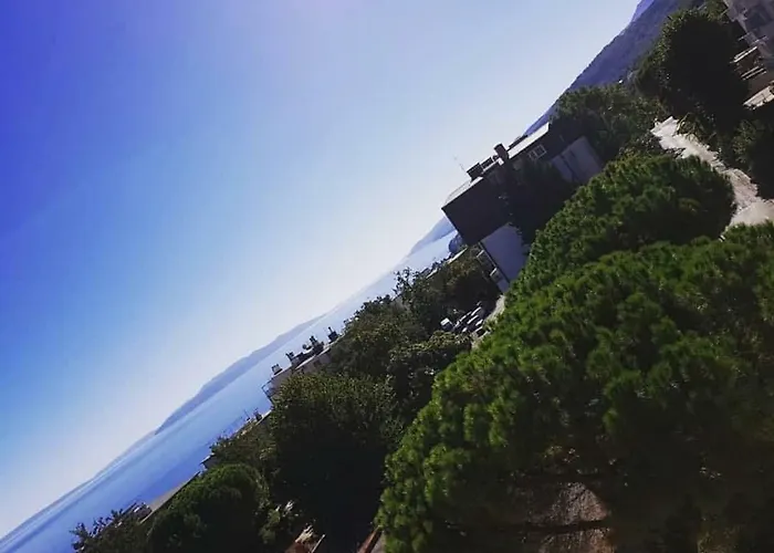 Διαμέρισμα Monica *